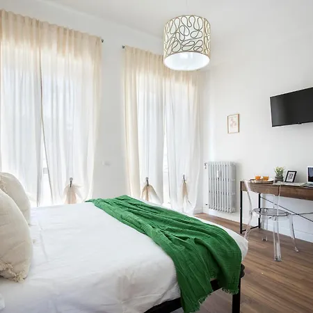 Sunny Spacious For 6 Guests Roma