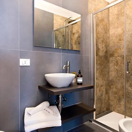 Sunny New Renovated With Balcony Metro A * Rome