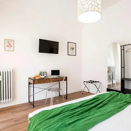 Apartment Sunny New Renovated With Balcony Metro A *