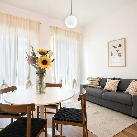 Sunny New Renovated With Balcony Metro A Apartment Rome